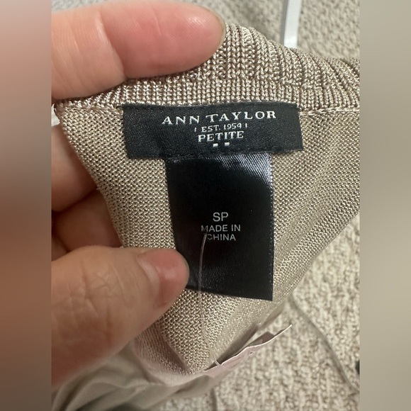 Ann Taylor Tan Cowl Neck Sweater with Short Sleeves size S petite NWT - Picture 6 of 9